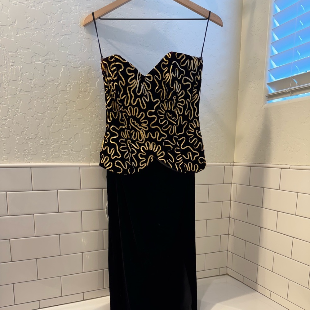 Stunning Jessica McClintock Strapless Black and Gold Dress ✨
